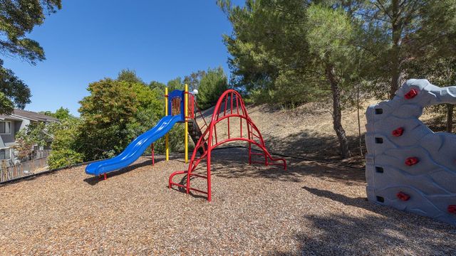 900 Cambridge Drive 56, Benicia, CA 94510