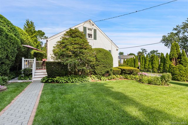 11 Brook Road, Port Chester, NY 10573