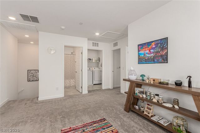 1880 Arcadian King Sun Street, Las Vegas, NV 89106