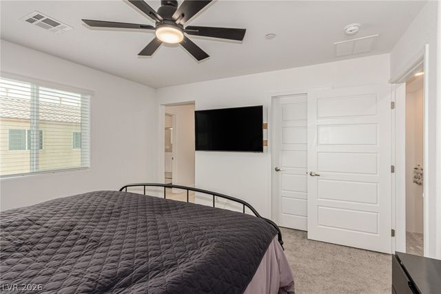 1880 Arcadian King Sun Street, Las Vegas, NV 89106