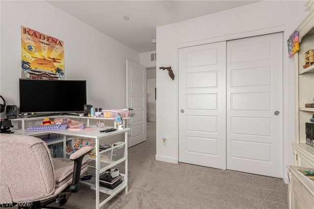 1880 Arcadian King Sun Street, Las Vegas, NV 89106