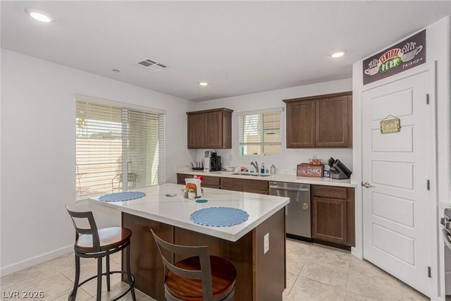 1880 Arcadian King Sun Street, Las Vegas, NV 89106