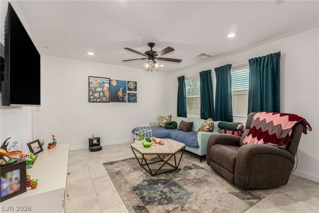 1880 Arcadian King Sun Street, Las Vegas, NV 89106