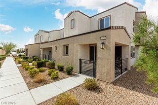 1880 Arcadian King Sun Street, Las Vegas, NV 89106