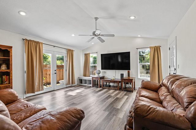 3219 Smathers Way, Carmichael, CA 95608