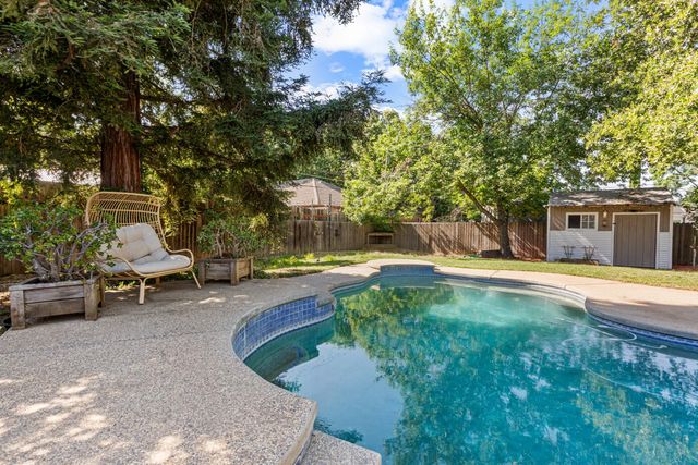 3219 Smathers Way, Carmichael, CA 95608