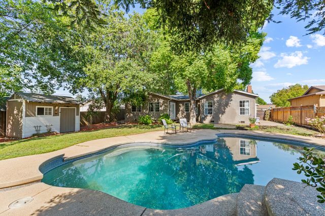 3219 Smathers Way, Carmichael, CA 95608