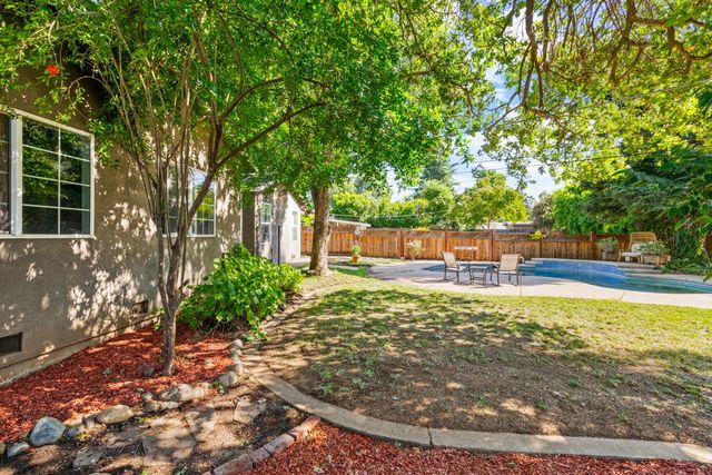 3219 Smathers Way, Carmichael, CA 95608