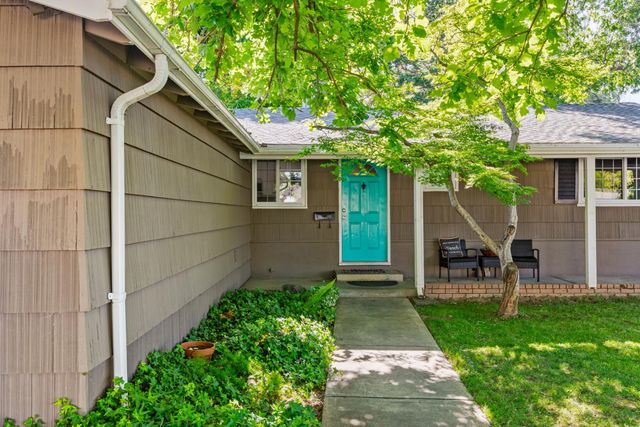 3219 Smathers Way, Carmichael, CA 95608