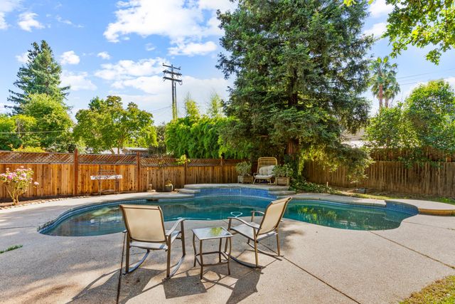 3219 Smathers Way, Carmichael, CA 95608