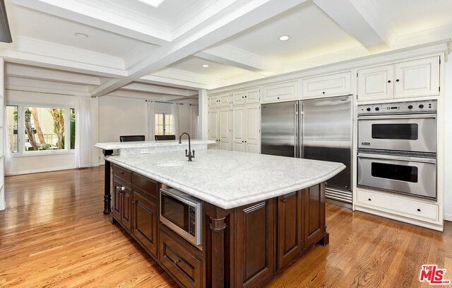 214 S MEDIO Drive, Los Angeles, CA 90049