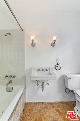 214 S MEDIO Drive, Los Angeles, CA 90049