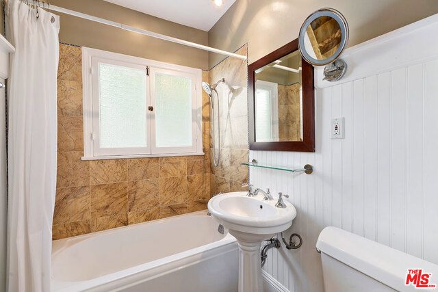 214 S MEDIO Drive, Los Angeles, CA 90049