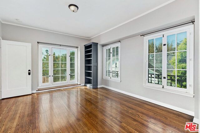 214 S MEDIO Drive, Los Angeles, CA 90049