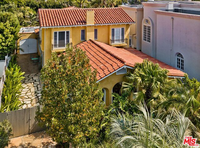 214 S MEDIO Drive, Los Angeles, CA 90049