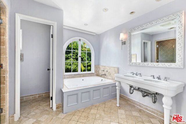 214 S MEDIO Drive, Los Angeles, CA 90049