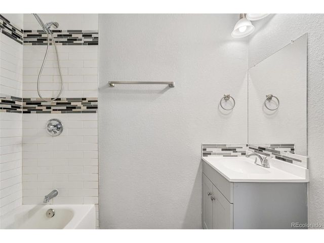 1286 S Troy St, Aurora, CO 80012