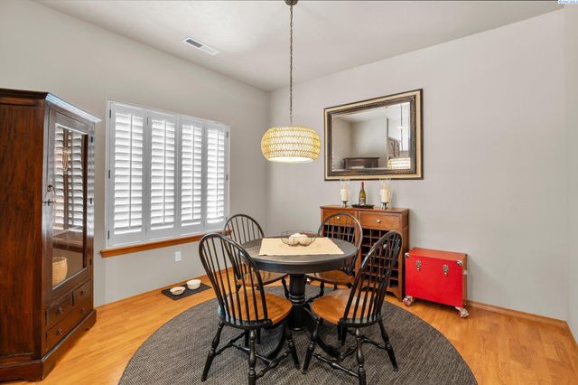 2331 Losino Court, West Richland, WA 99353