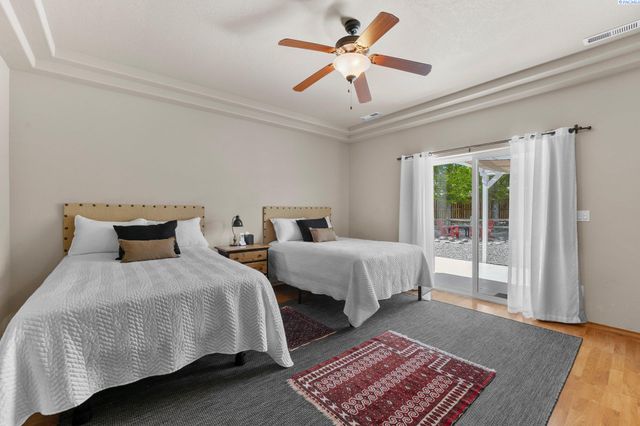 2331 Losino Court, West Richland, WA 99353
