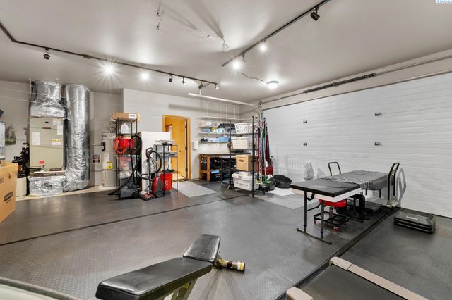2331 Losino Court, West Richland, WA 99353
