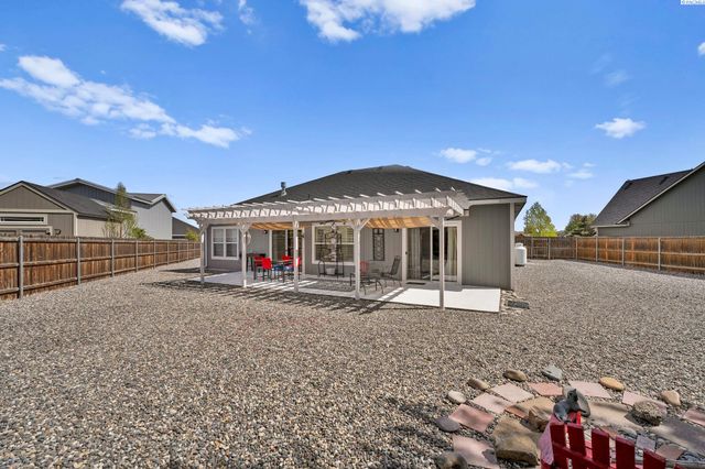 2331 Losino Court, West Richland, WA 99353