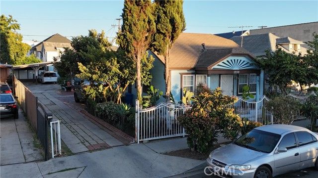 1328 3rd, Los Angeles, CA 90019