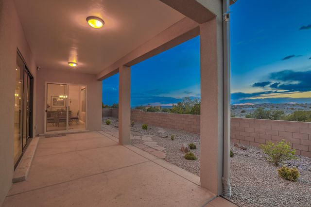 5825 Ridgeline Place NE, Rio Rancho, NM 87144