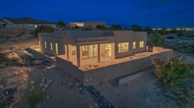 5825 Ridgeline Place NE, Rio Rancho, NM 87144