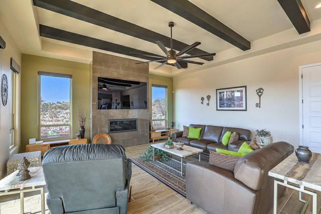 5825 Ridgeline Place NE, Rio Rancho, NM 87144
