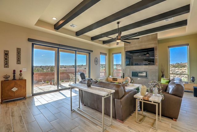 5825 Ridgeline Place NE, Rio Rancho, NM 87144