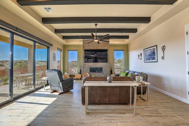 5825 Ridgeline Place NE, Rio Rancho, NM 87144
