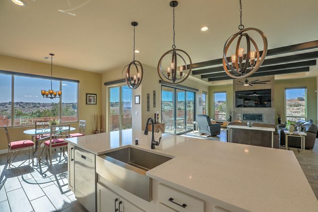 5825 Ridgeline Place NE, Rio Rancho, NM 87144