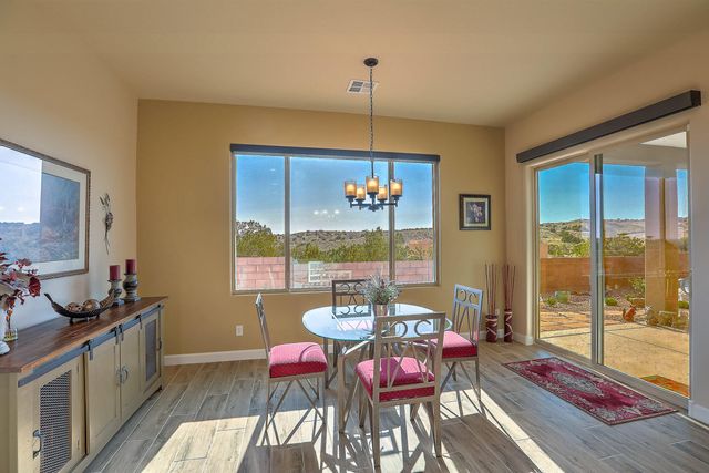 5825 Ridgeline Place NE, Rio Rancho, NM 87144
