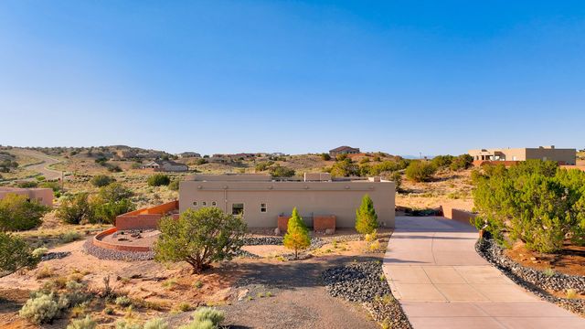 5825 Ridgeline Place NE, Rio Rancho, NM 87144