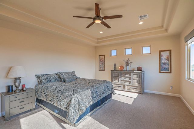 5825 Ridgeline Place NE, Rio Rancho, NM 87144