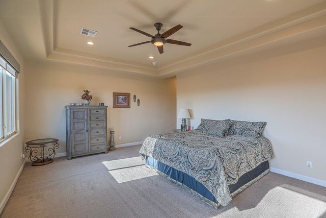 5825 Ridgeline Place NE, Rio Rancho, NM 87144