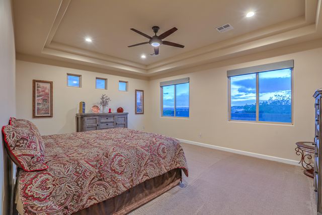 5825 Ridgeline Place NE, Rio Rancho, NM 87144