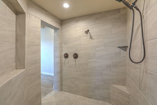 5825 Ridgeline Place NE, Rio Rancho, NM 87144