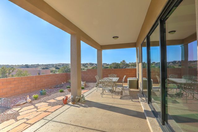 5825 Ridgeline Place NE, Rio Rancho, NM 87144