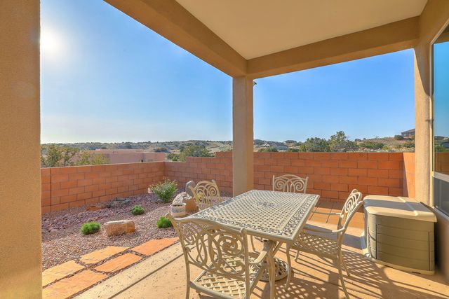 5825 Ridgeline Place NE, Rio Rancho, NM 87144