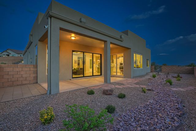 5825 Ridgeline Place NE, Rio Rancho, NM 87144