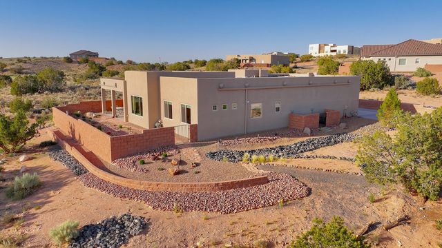 5825 Ridgeline Place NE, Rio Rancho, NM 87144