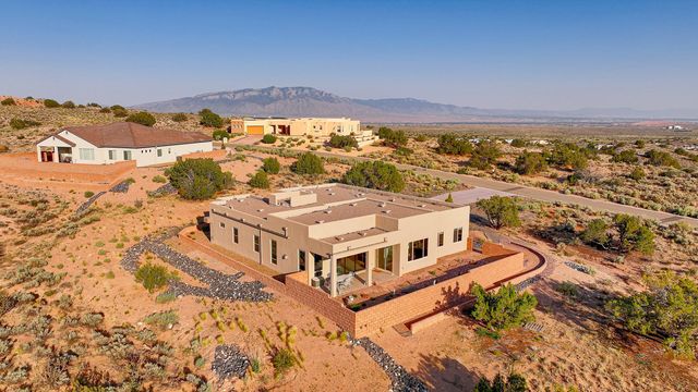 5825 Ridgeline Place NE, Rio Rancho, NM 87144