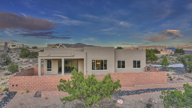 5825 Ridgeline Place NE, Rio Rancho, NM 87144