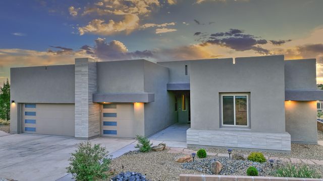 5825 Ridgeline Place NE, Rio Rancho, NM 87144
