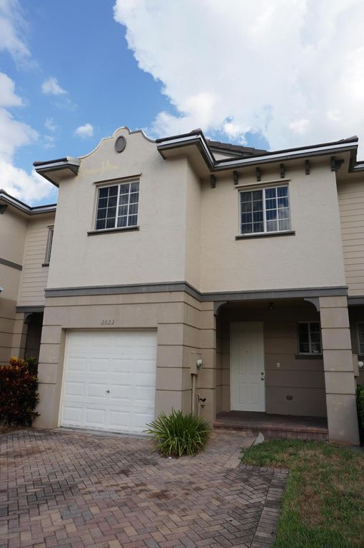2022 Freeport Lane, Riviera Beach, FL 33404