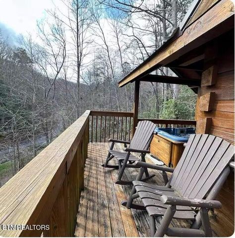 804 Willow Brook Way, Gatlinburg, TN 37738
