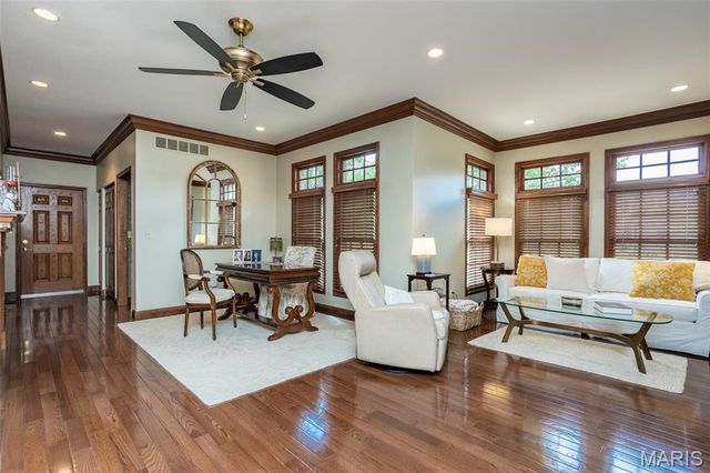 1300 White Oak Trail, Godfrey, IL 62035