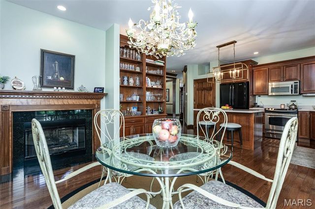 1300 White Oak Trail, Godfrey, IL 62035