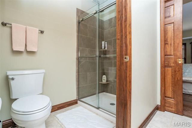 1300 White Oak Trail, Godfrey, IL 62035
